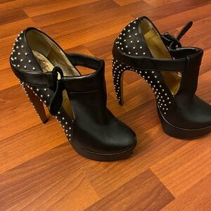 Walter Steiger Black Studded Heels